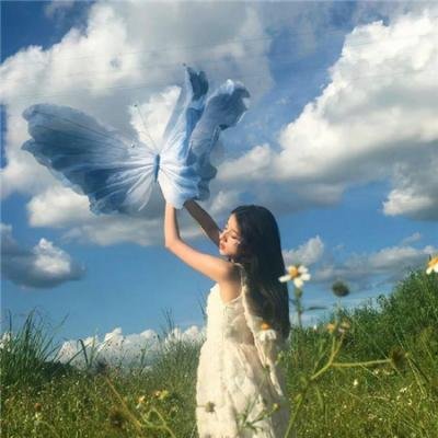 独家爆料：当红小花恋情细节流出，评论区沦陷，一夜之间